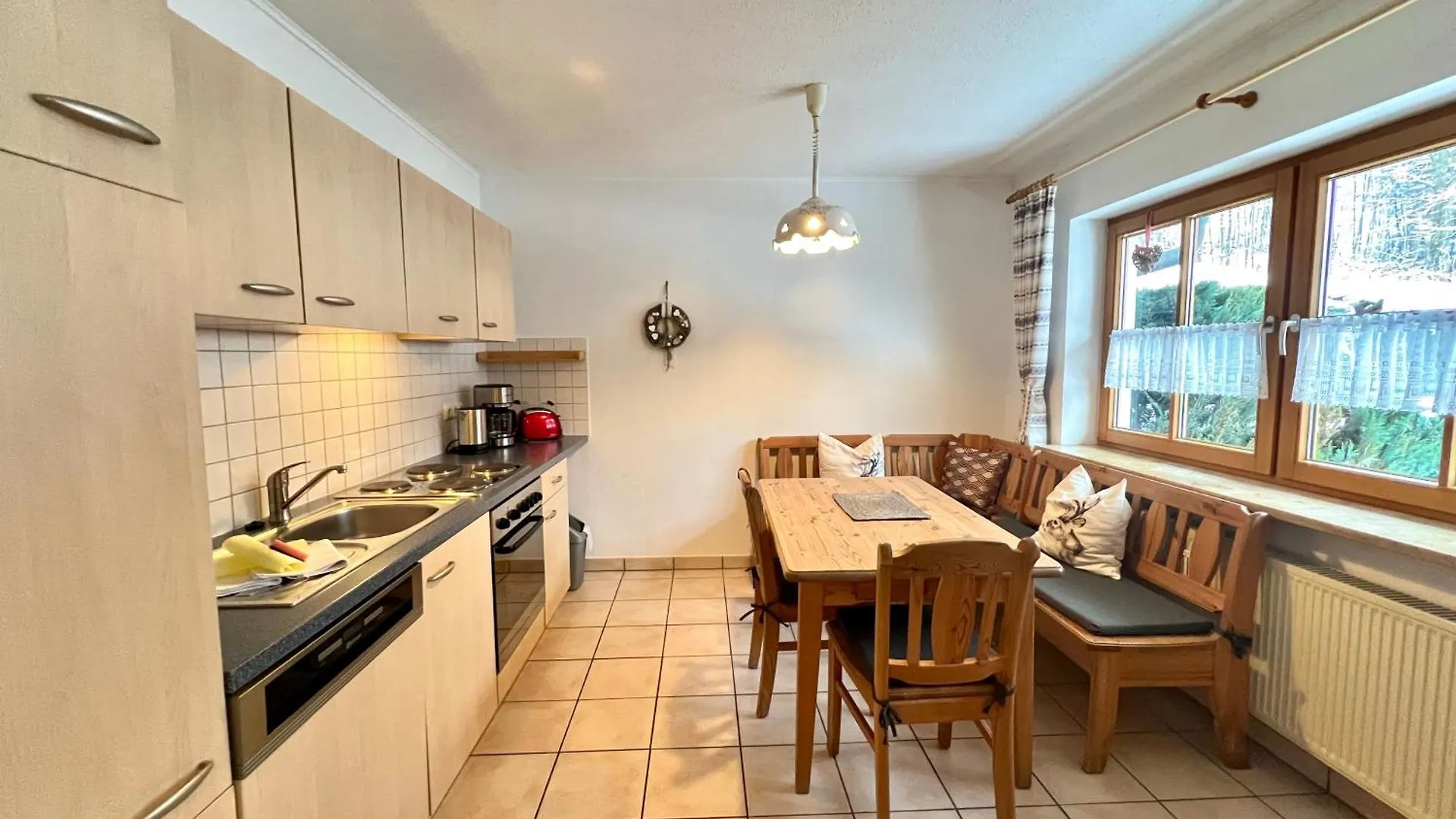 Appartementhaus Koenigstrasse Ferienwohnung Neuschwanstein contacts