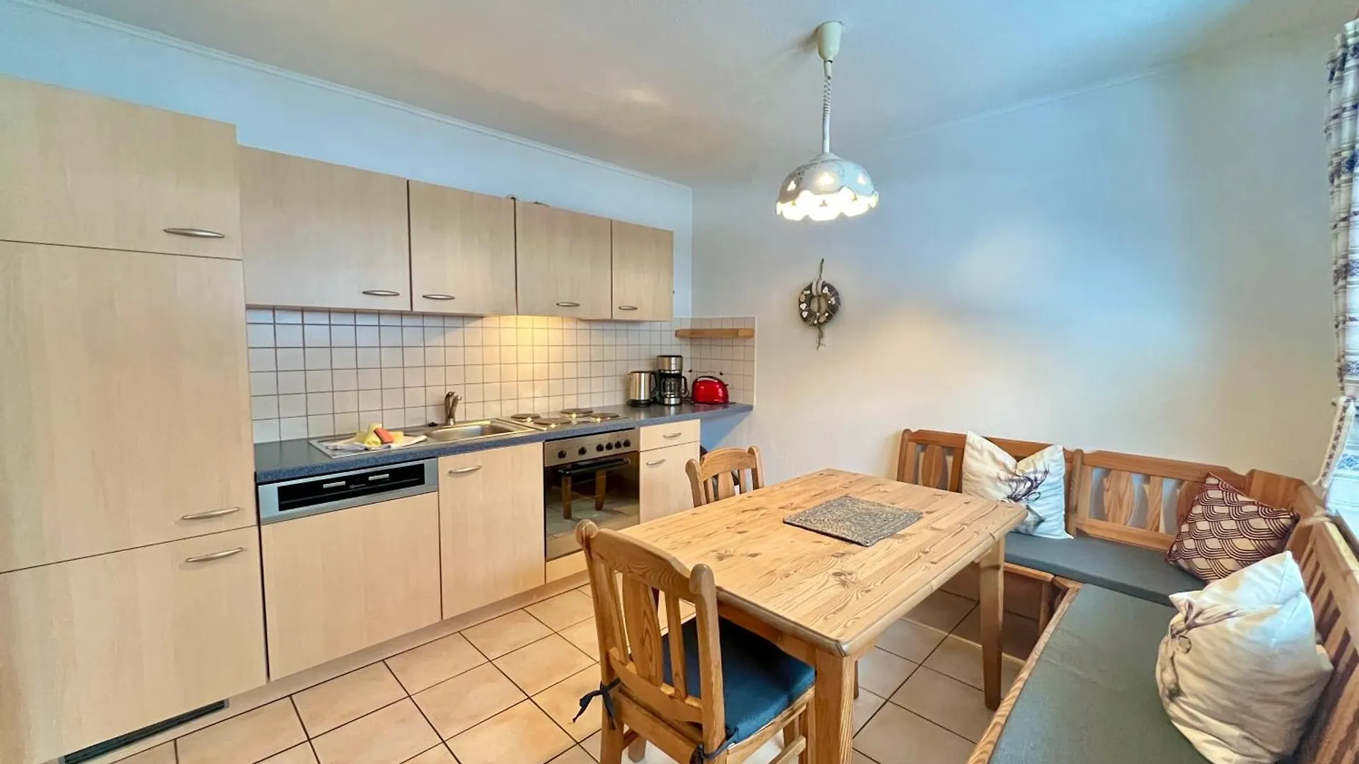 Apartment Appartementhaus Koenigstrasse Ferienwohnung Neuschwanstein Fussen Germany